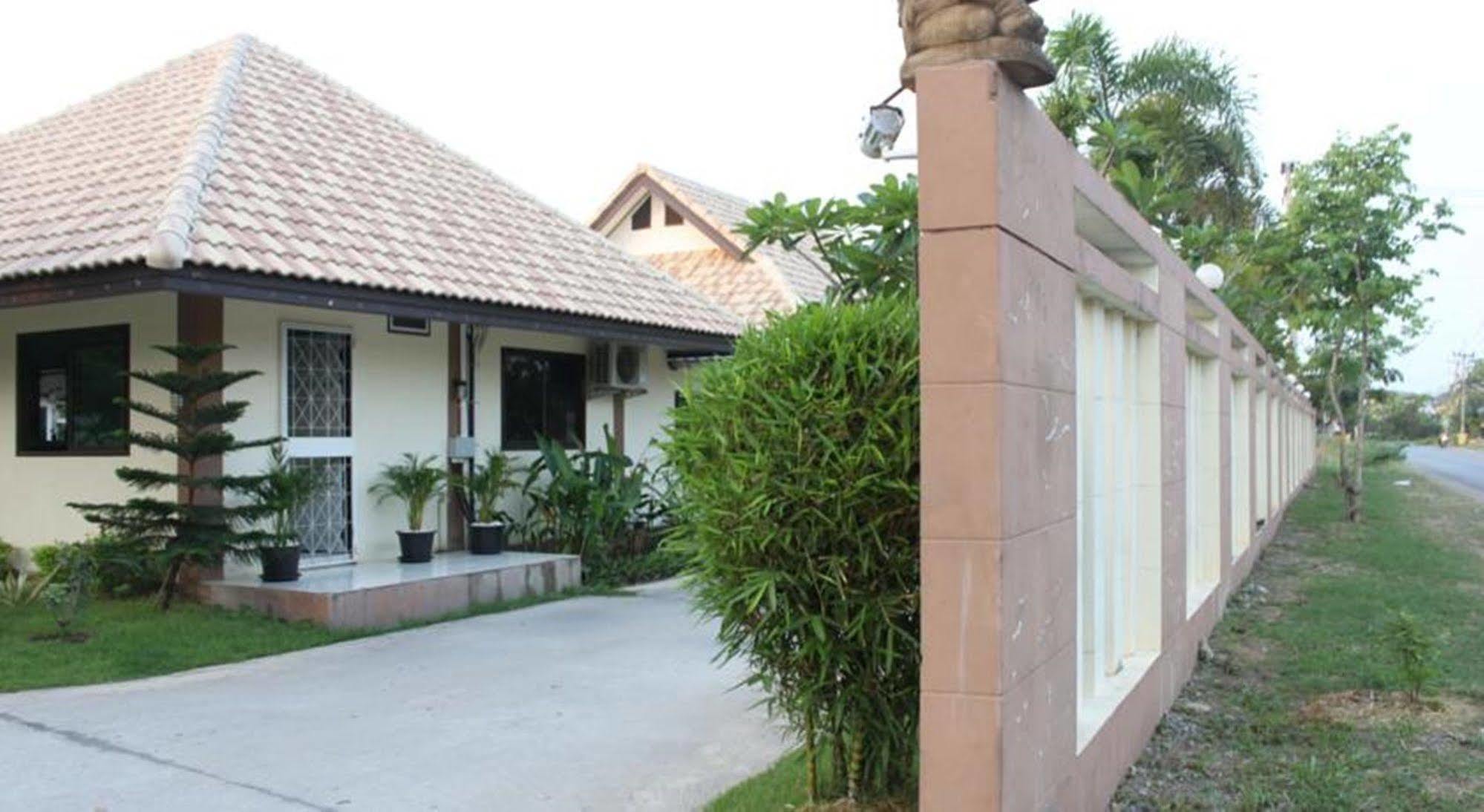 Saraburi Garden Resort Exterior foto