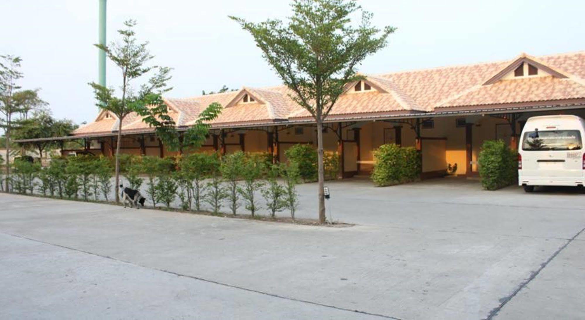 Saraburi Garden Resort Exterior foto